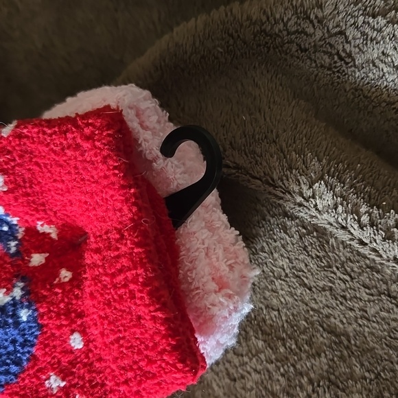 2 pair of fuzzy socks - Picture 3 of 3